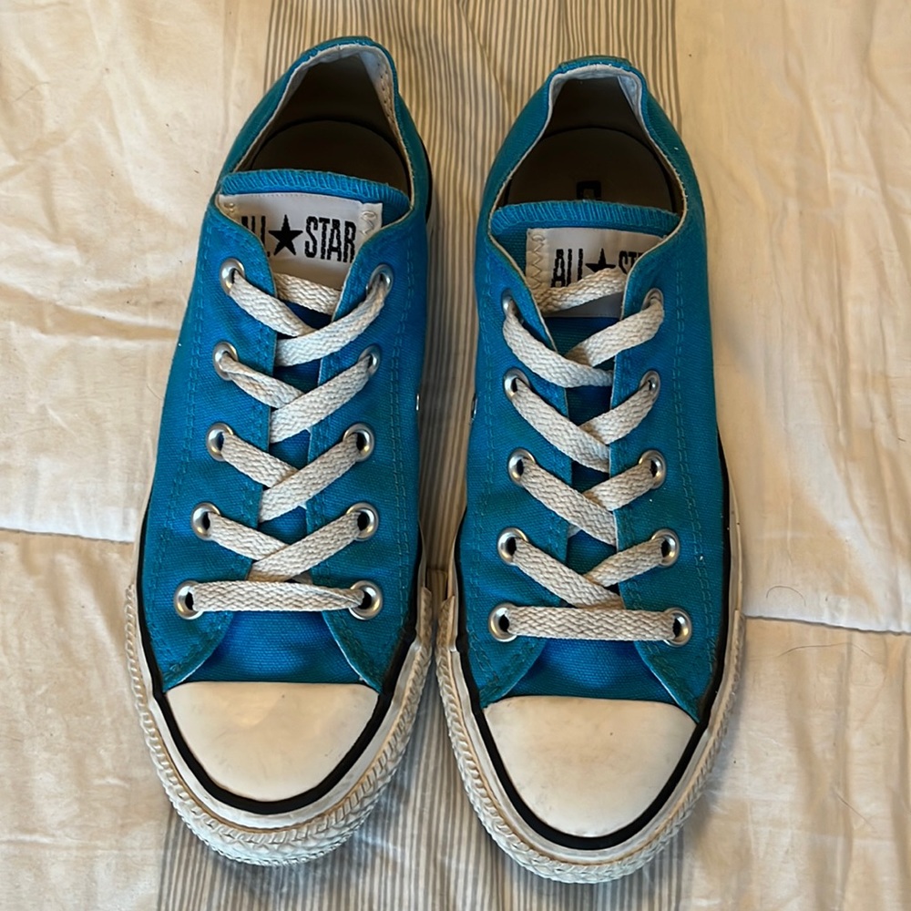 Turquoise converse